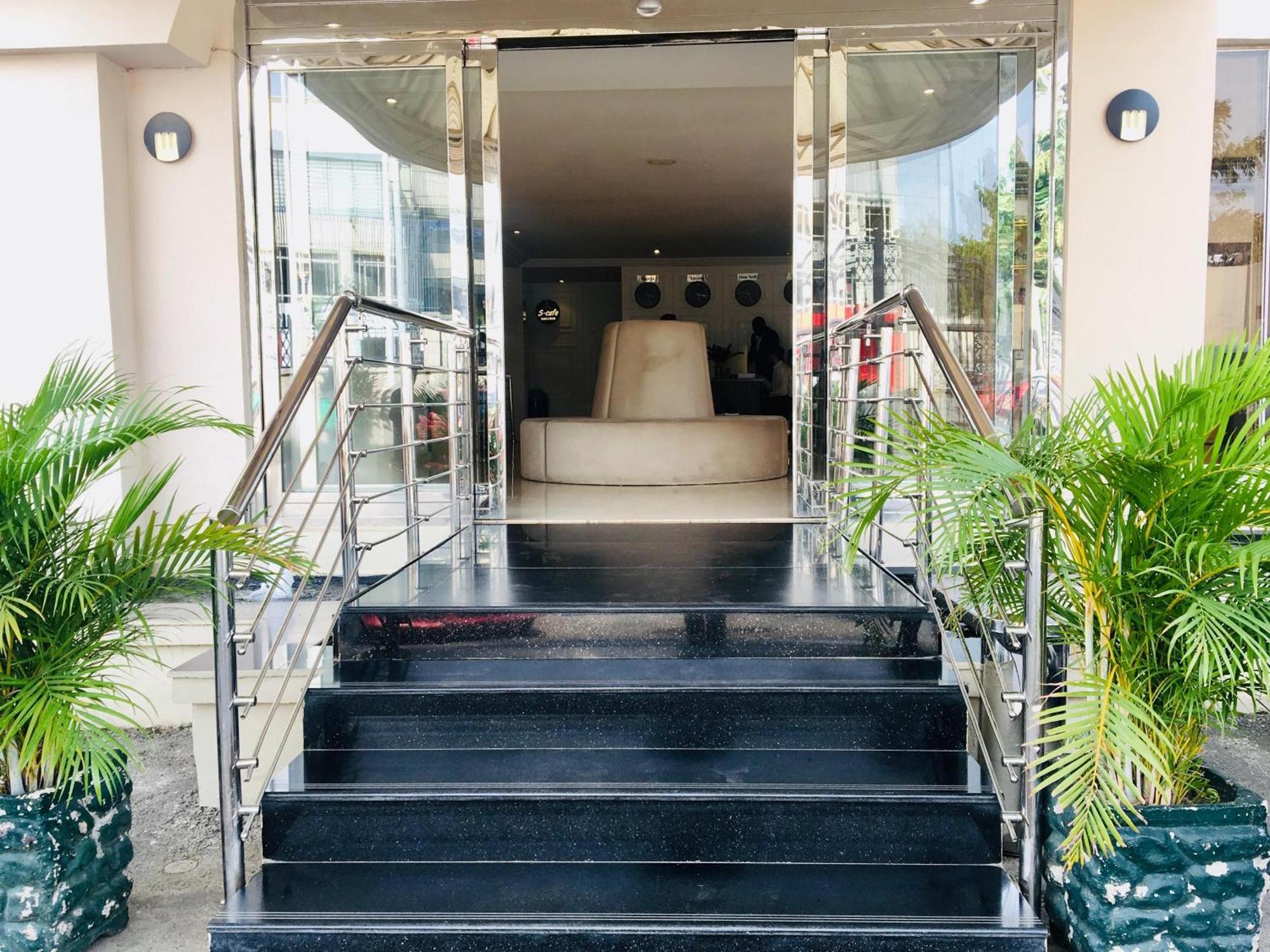 Summerset Continental Hotel Maitama By T E L E Hospitality Abuja Luaran gambar